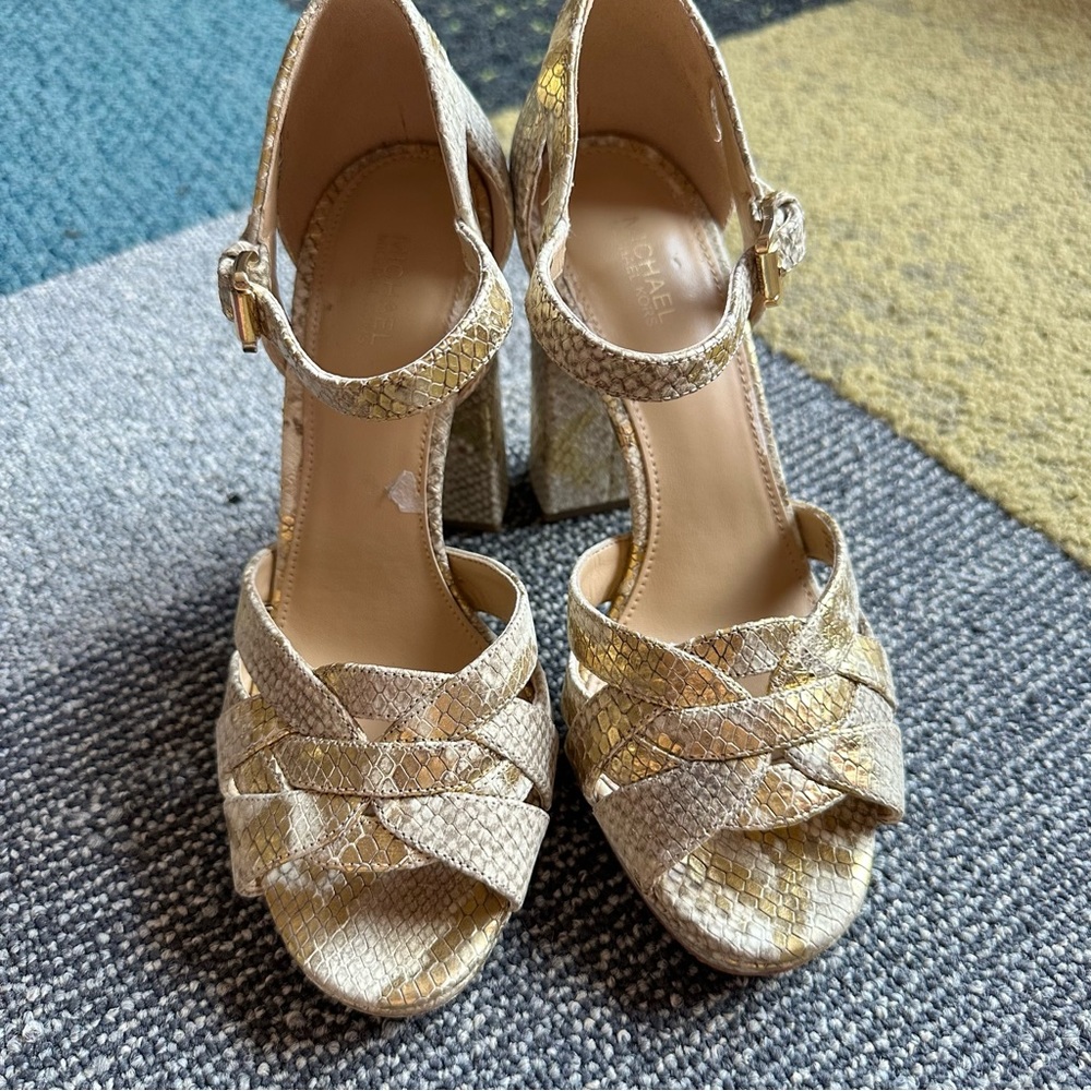 Michael Kors size 7